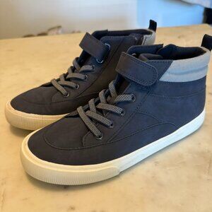 Boys Cat&Jack Sneakers Size 5